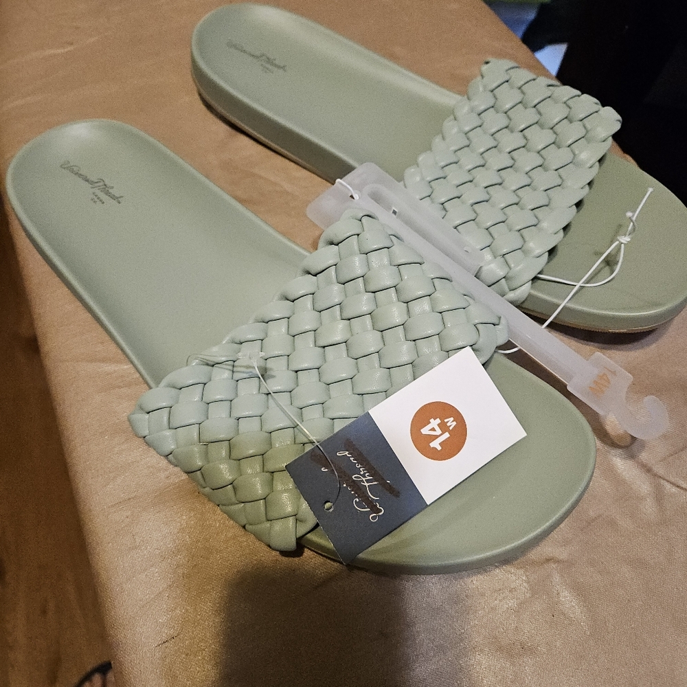 Universal Thread Women’s Polly Woven Slide Sandals Size 14 wide